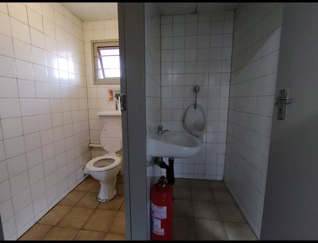 240M² WAREHOUSE TO LET IN DRIEHOEK